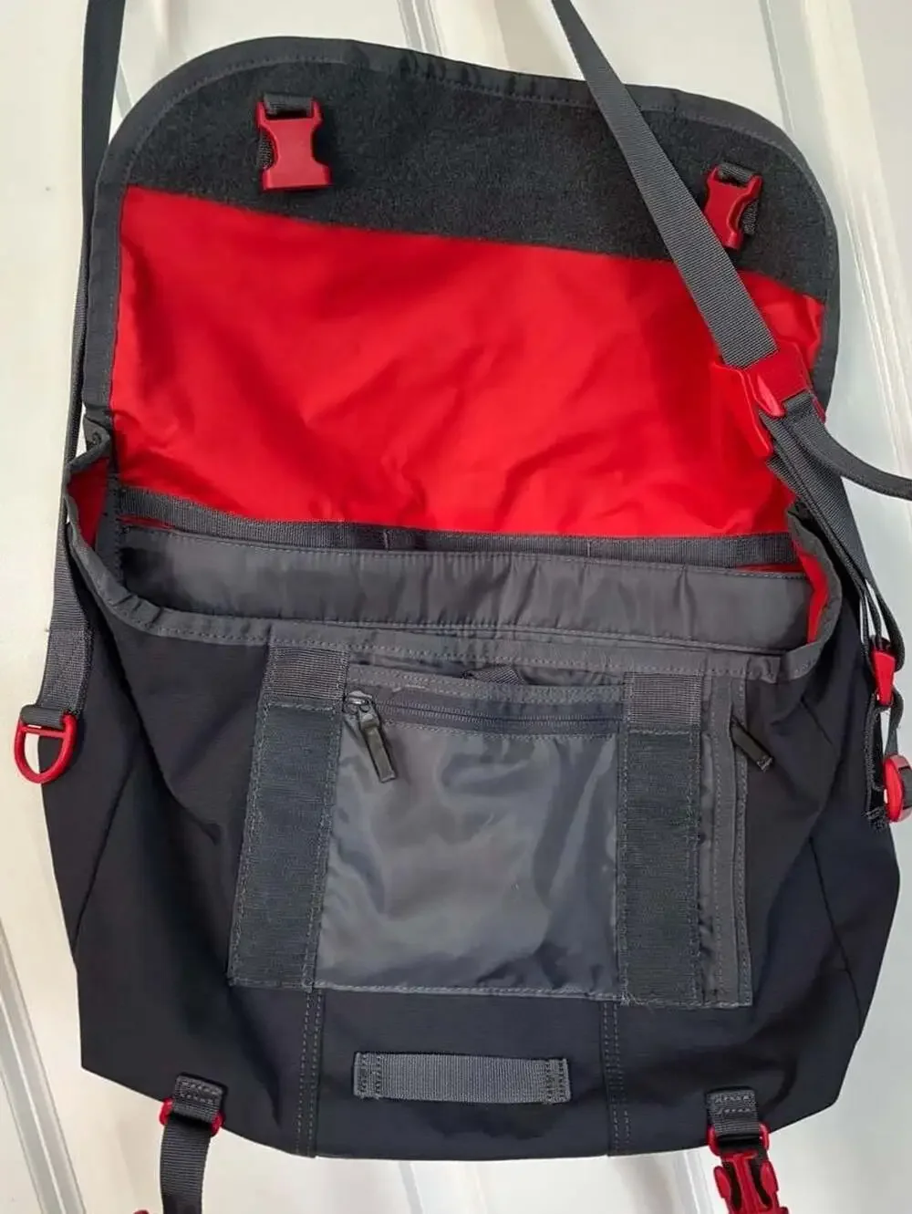 Timbuk2 Classic Messenger Bag Medium Black/Red